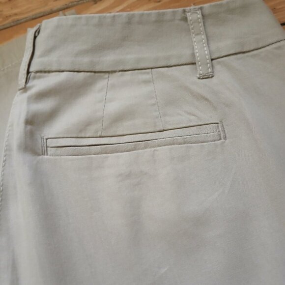 'Modern' Khaki Lightweight 100%Cotton Mid Length Wide Leg Capri Pant NWT Sz 2P - Picture 7 of 8